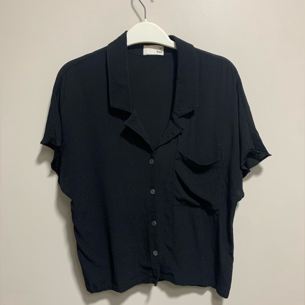 Aritzia Wilfred Free Black Button-Up Shirt